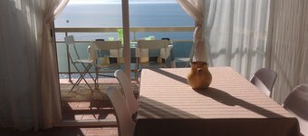 LOVELY, COSY APARTMENT - FANTASTIC VIEWS - FIRST SEA LINE - PARKING - PINK BEACHES
