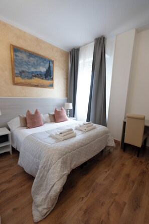Basic Double Room - Soggiorno La Coccinella (Florence)