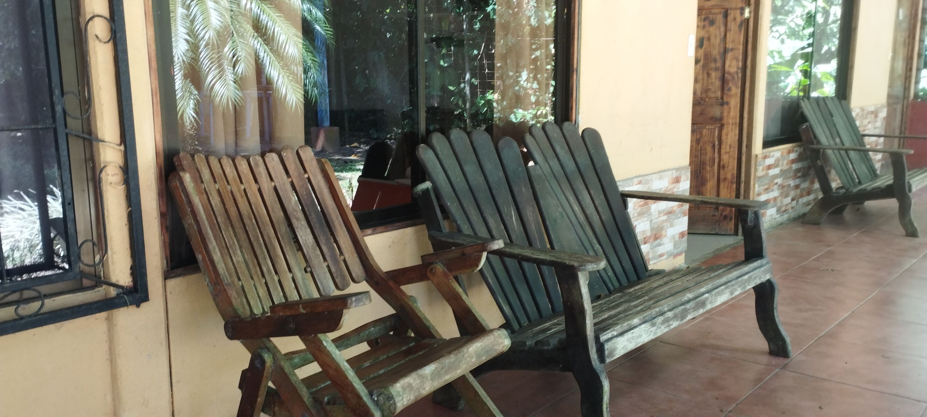 Chambre Quadruple | Coin séjour | Télévision à écran plat