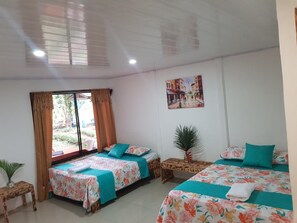 Free WiFi, bed sheets - Hotel Maguey (Puerto Viejo)