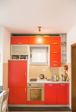 Kühlschrank, Ofen, Wasserkocher