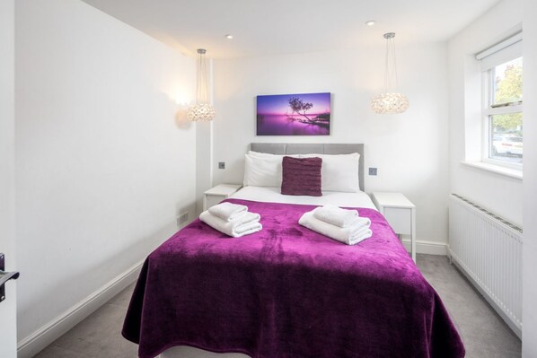 2 chambres, fer et planche à repasser, Wi-Fi, draps fournis