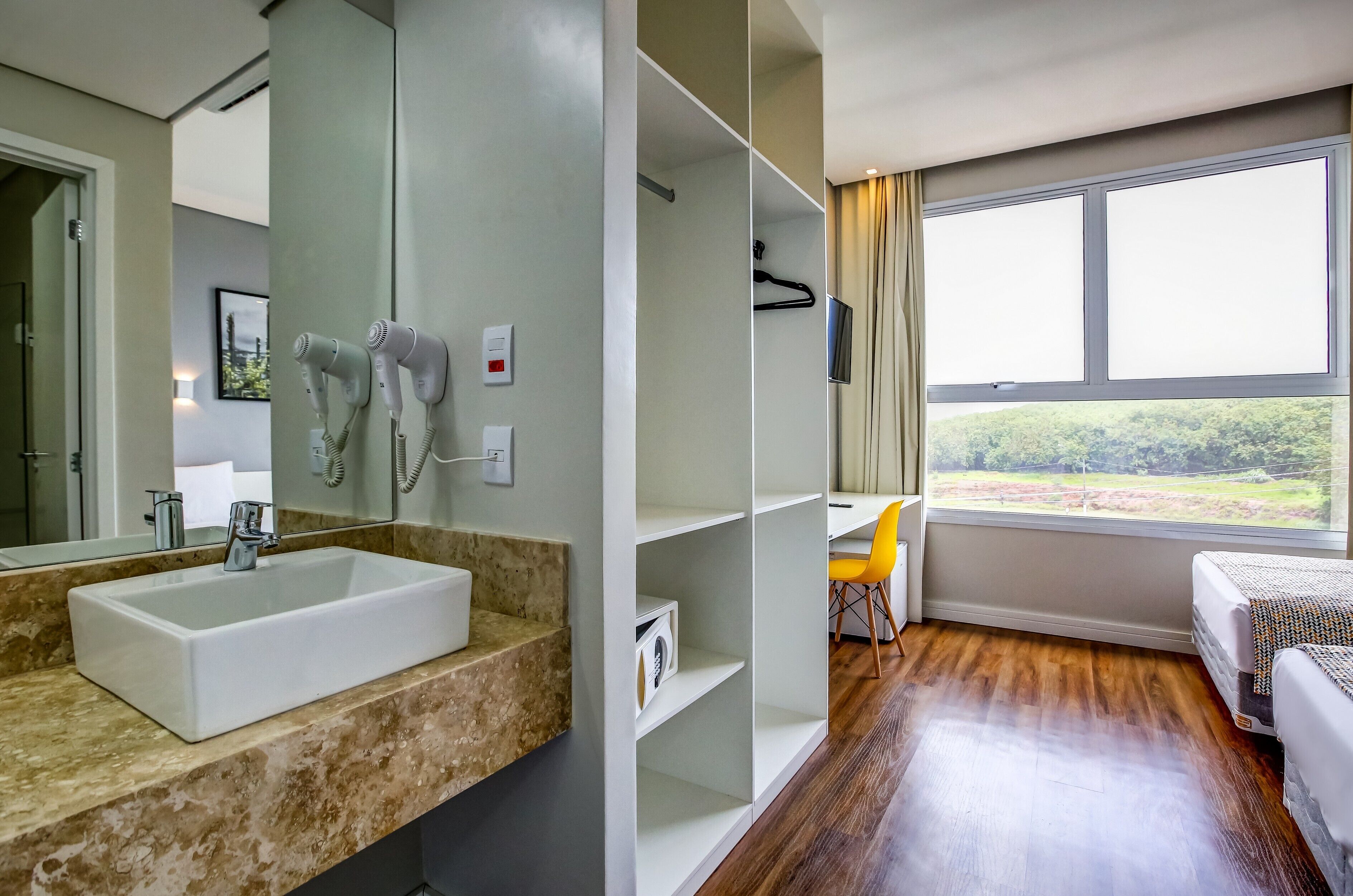 standard room, 2 single beds | minibar, in-room safe, desk, blackout curtains