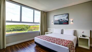 Quarto standard | Frigobar, cofres nos quartos, escrivaninha, cortinas blackout