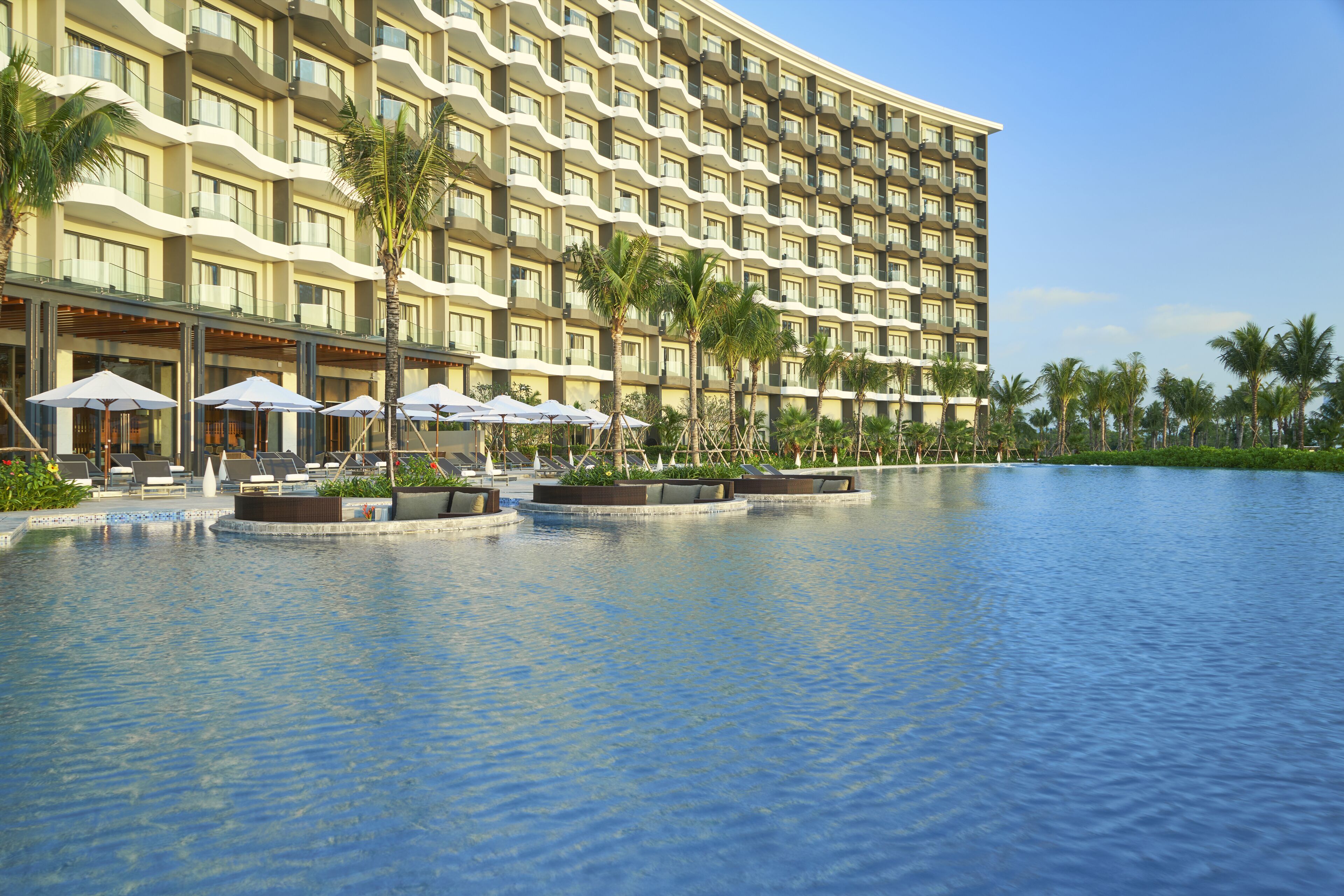 2 outdoor pools, open 7:00 AM to 8:00 PM, pool cabanas (surcharge)
