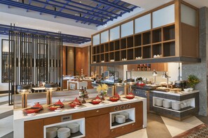 Desayuno buffet todos los días (con cargo) 