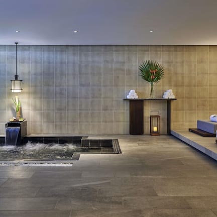 Couples treatment rooms, sauna, hot tub, steam room, body treatments