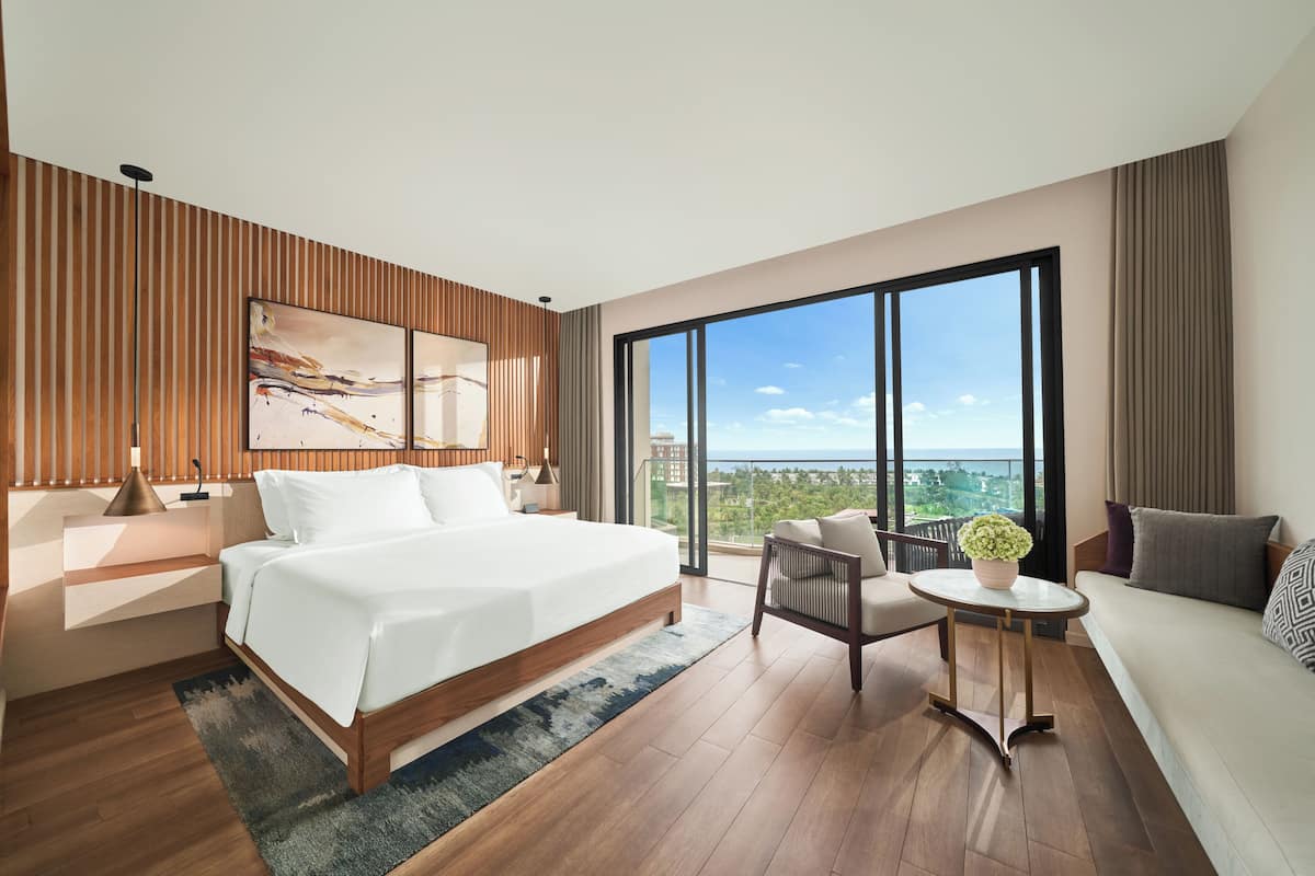 Studio Sea View King Room with Balcony | Minibar, Zimmersafe, Schreibtisch, laptopgeeigneter Arbeitsplatz