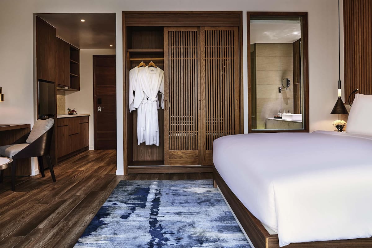 Studio King Room with Balcony | 3 bedrooms, minibar, in-room safe, individually decorated
