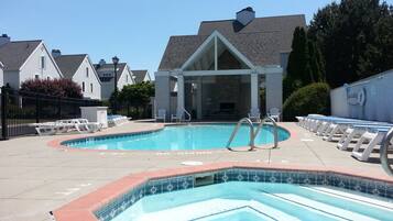 Piscine extérieure, piscine chauffée