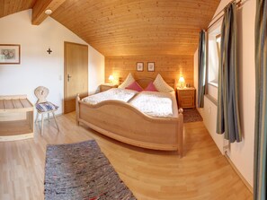 2 bedrooms, internet, bed sheets - Attic apartment Falkensee up to 4 persons, 60 sqm, 2 bedrooms, balcony, TV (Inzell)