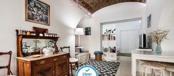 Ebora Home - free GARAGE - Historic Center