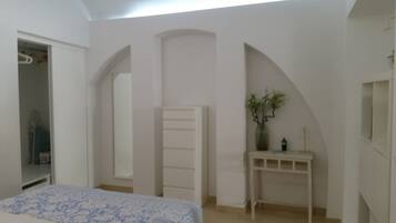 1 camera, una cassaforte in camera, ferro/asse da stiro, Wi-Fi gratuito