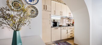 Ebora Home - free GARAGE - Historic Center