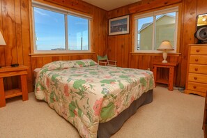 4 bedrooms, internet - Block N Tackle 🏖️ Semi-Oceanfront, 4 BR Property with easy Beach Access 🏖️ (Southern Shores)