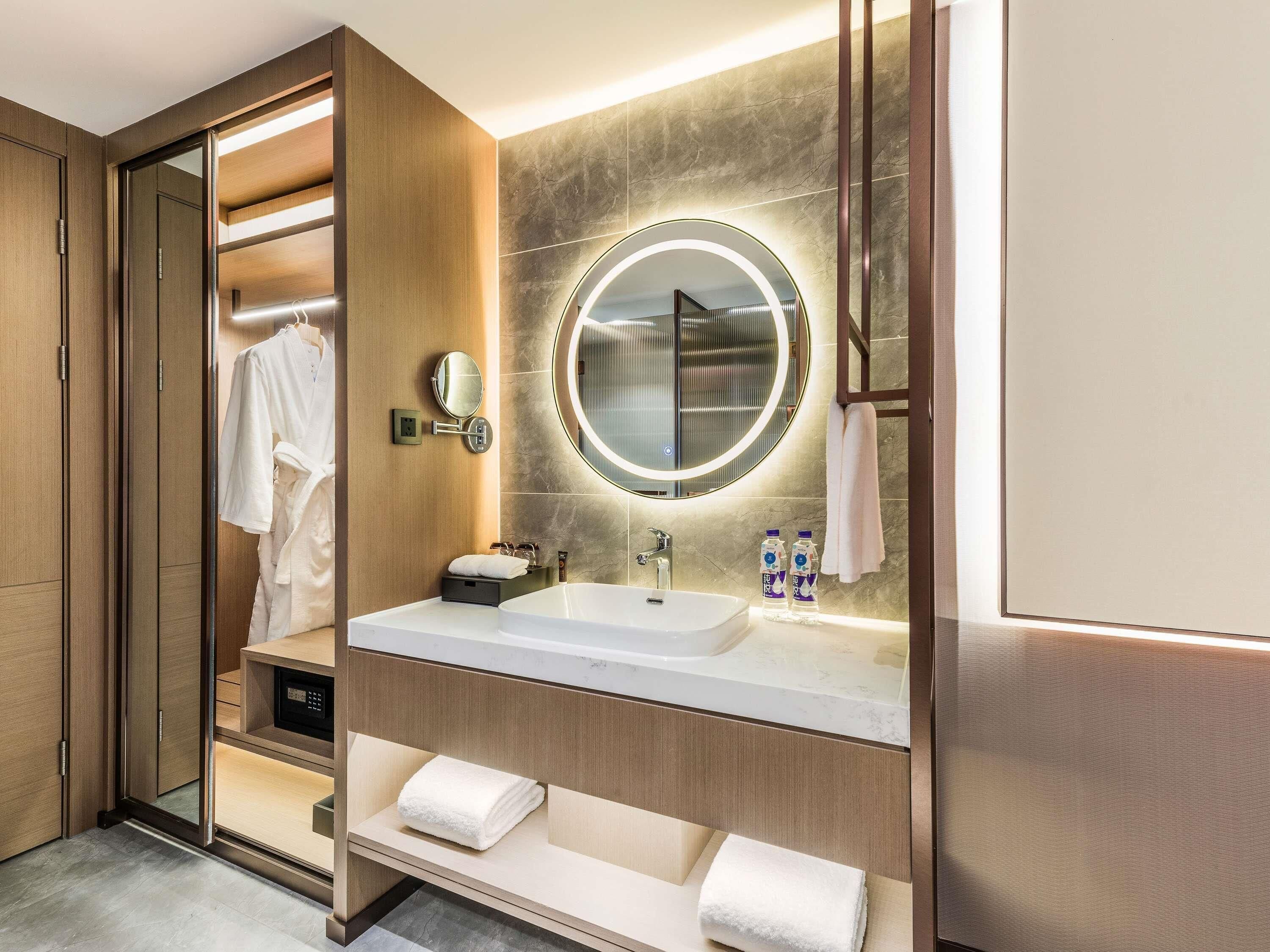 Down duvets, minibar, in-room safe, blackout curtains