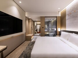 Standard Room, 1 King Bed | Down comforters, minibar, in-room safe, blackout drapes