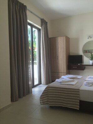 1 bedroom, iron/ironing board, WiFi