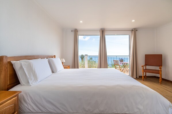 3 bedrooms, iron/ironing board, WiFi