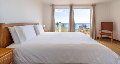 Casa Bianca, Magnificent views of the sea and mountains