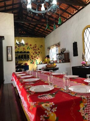 Daily buffet breakfast for a fee - Pousada Rancho Flores (Caete)