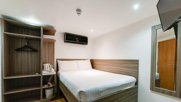Room - The Podworks Hotel (Liverpool)