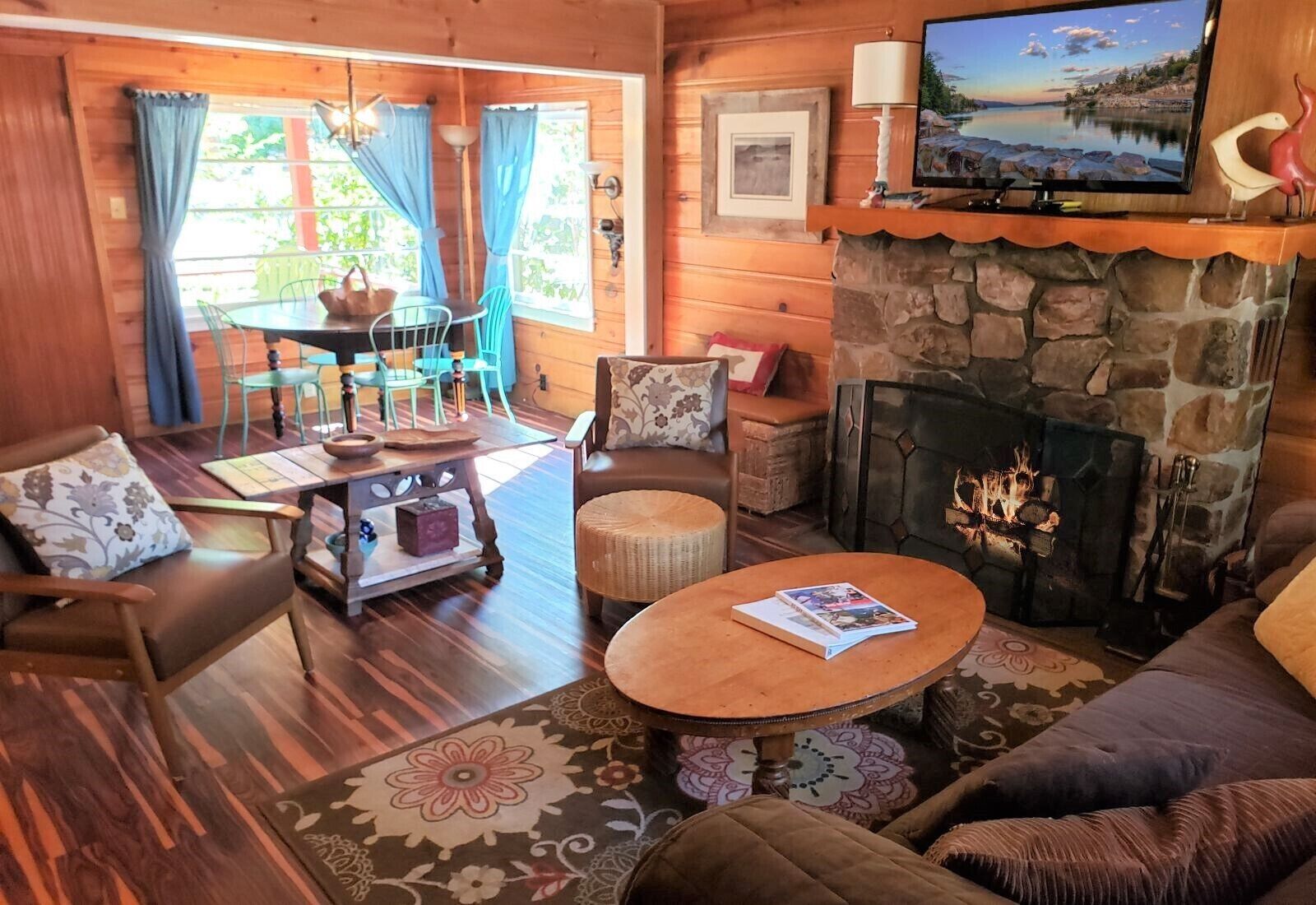 Smart TV, fireplace, Netflix, DVD player