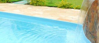 Chácara Maravilhosa dentro da cidade de peruibe com piscina wifi ,tv smaart