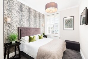 2 bedrooms, iron/ironing board, WiFi, bed sheets - L-Spa Boutique Apartments - Wonderful and spacious two bedroom apartment (Leamington Spa)