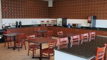 Free daily continental breakfast