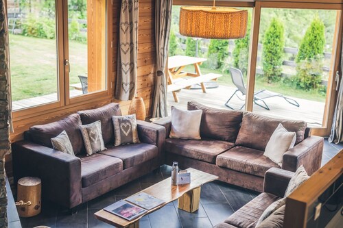 Chalet Mélèzor, sleeps 15, Serre Chevalier 1350