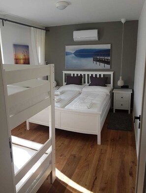 2 bedrooms, WiFi, bed sheets