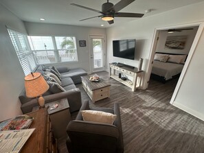 2 bedrooms, iron/ironing board, free WiFi, bed sheets - Beach Club Vacation Rentals Pass-A-Grille Gulf Front Luxury Condo for 6 (St Pete Beach)