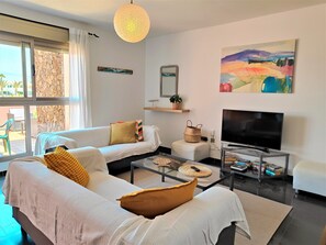 Fernseher, Netflix, Bücher, Streaming-Dienste