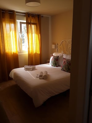 8 Schlafzimmer, WLAN, Bettwäsche