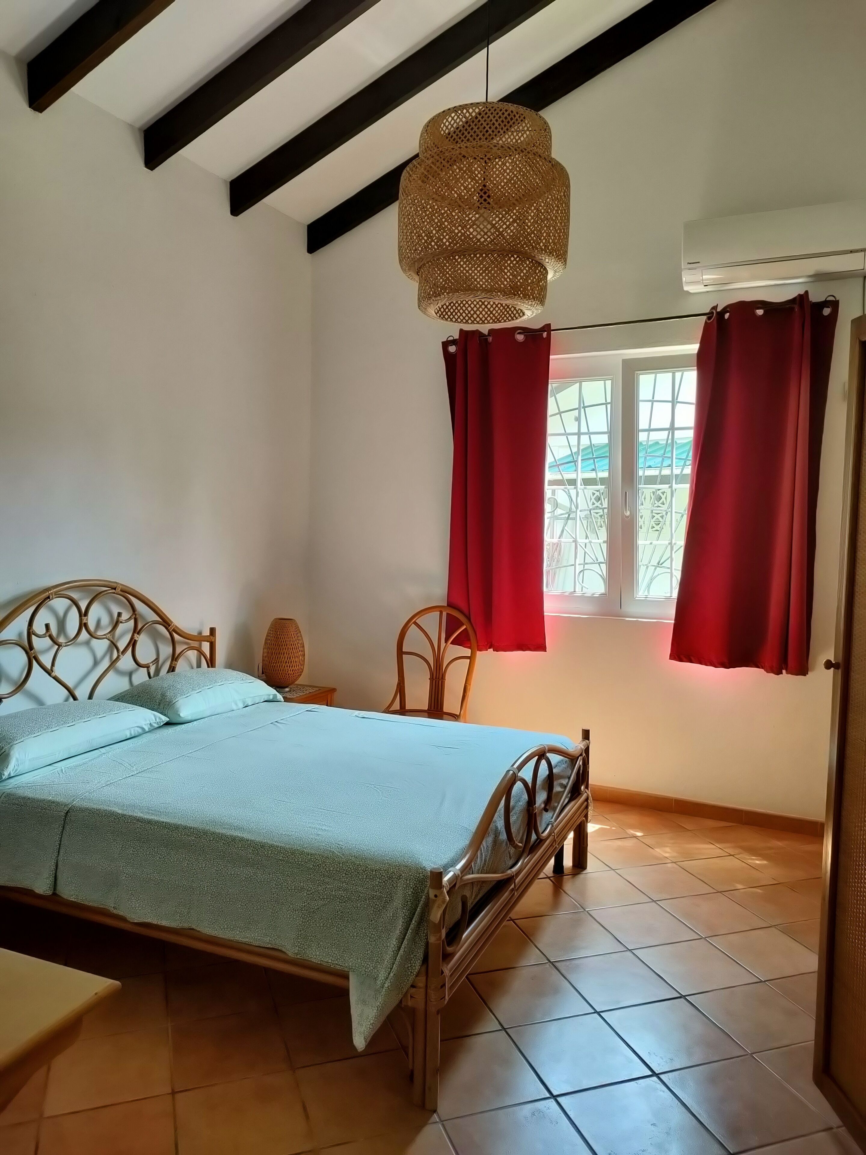 3 bedrooms, in-room safe, iron/ironing board, WiFi