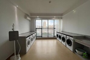 Laundry room - Pai Hotel (Zhuhai City Vocational College Jinwan Huafa Shangdu Store) (Zhuhai)