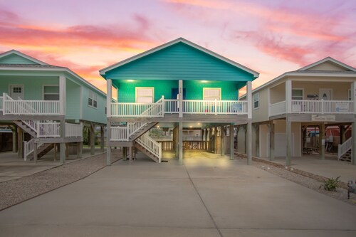 Sea Breeze depuis une terrasse, un balcon et un patio au Boogie Board Bungalow