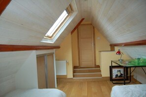 4 habitaciones, tabla de planchar con plancha y wifi 