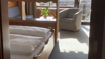 Standard Double Room | 1 bedroom, in-room safe, desk, blackout curtains