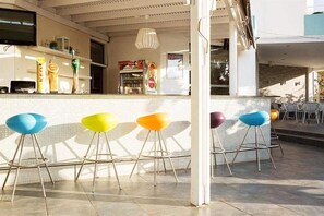 Bar (in der Unterkunft)