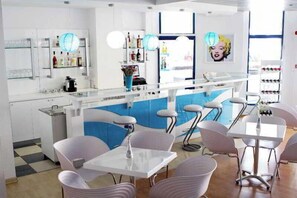 Bar (on property) - Lantiana Gardens Aparthotel (Paralimni)