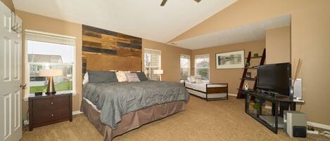 3 bedrooms, iron/ironing board, travel cot, free WiFi