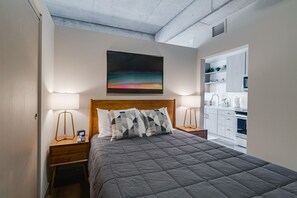 1 bedroom, desk, free WiFi, bed sheets