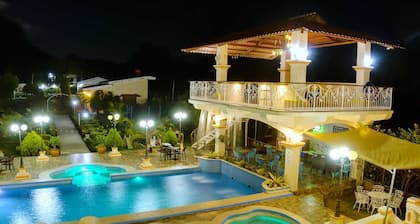 Hotel La Estancia