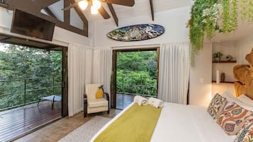 3 habitaciones, tabla de planchar con plancha y cuna de viaje