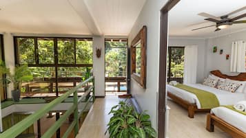 3 habitaciones, tabla de planchar con plancha y cuna de viaje