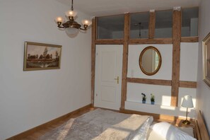 Unclassified image, 2 of 12, button