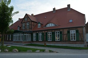 Unclassified image, 4 of 12, button