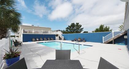 "Shore Beats Work" - 2nd Row Condo w/ Community Pool, 4 Bedrooms / 2 Bathrooms